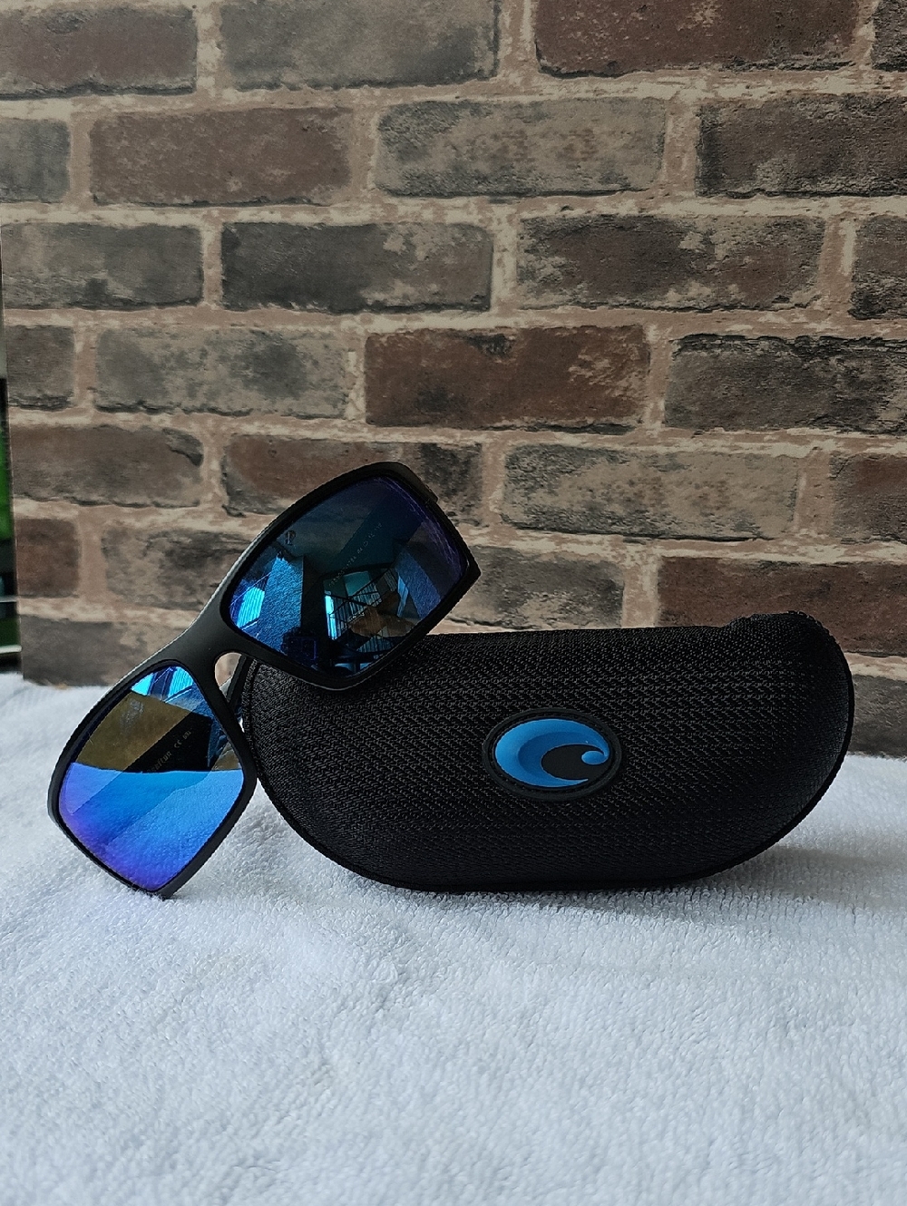 Costa Black Frame Sunglasses with Blue Mirrored Lenses - Picture 7 of 8